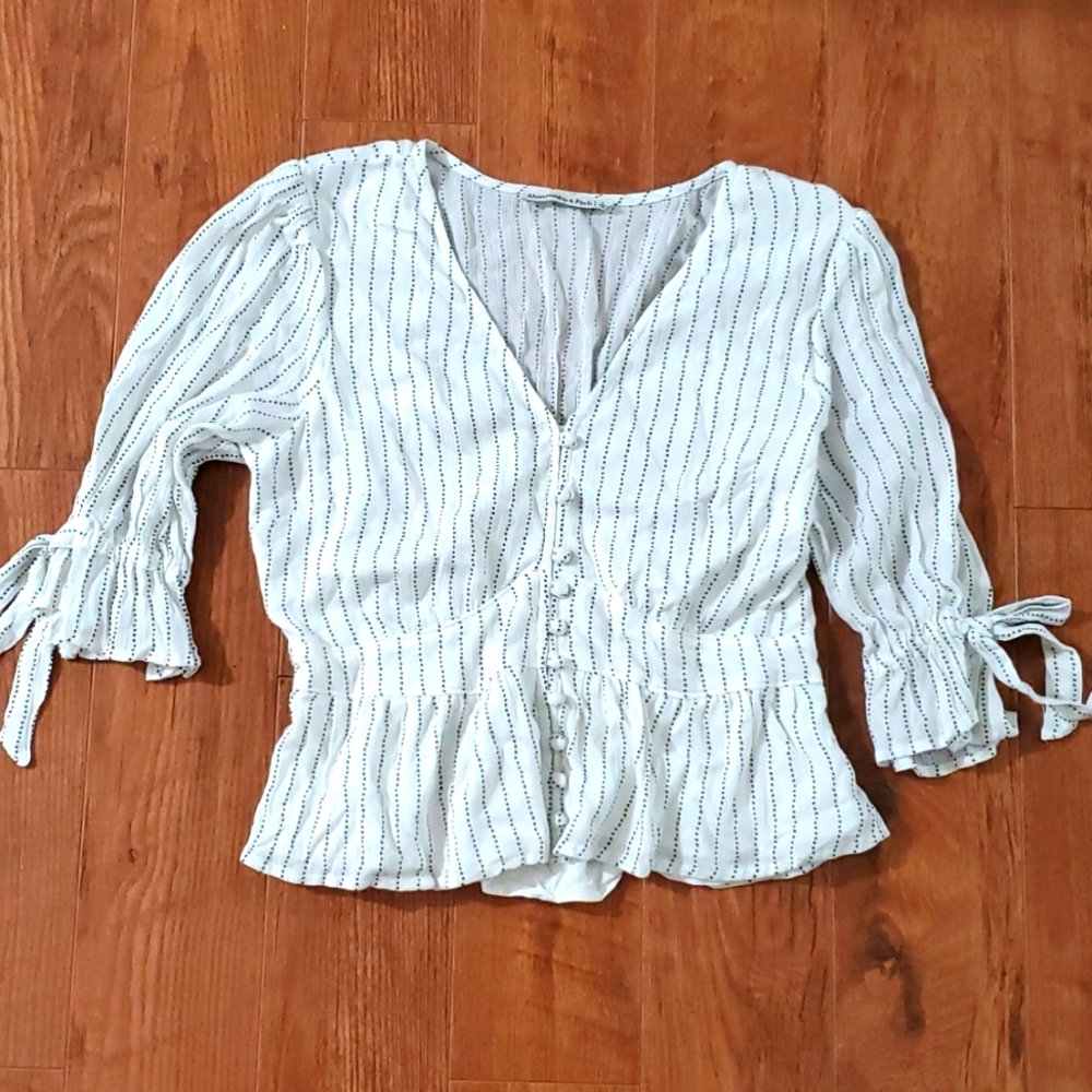 Abercrombie & Fitch top
